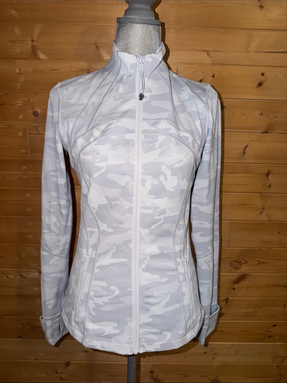 Women’s  Lulu Lemon Light Gray Camo Full Zip-Up Jacket
Sz 8